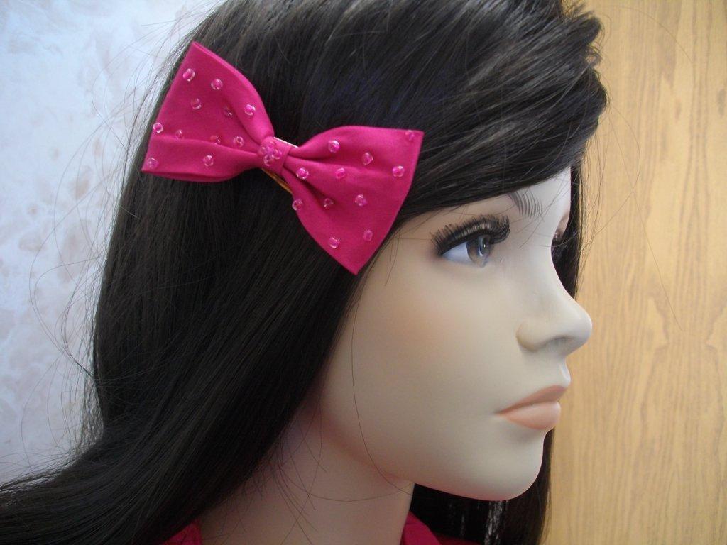 Matching bow was added by customer