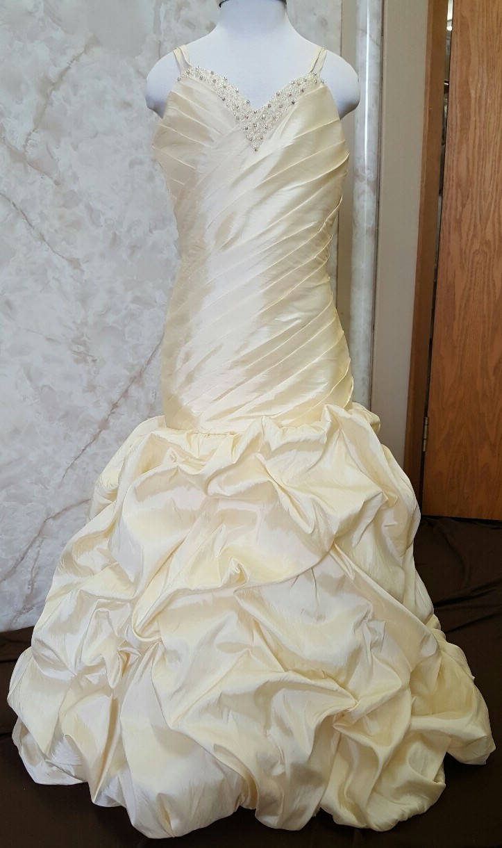 Ivory/Vanilla Miniature Bride dress