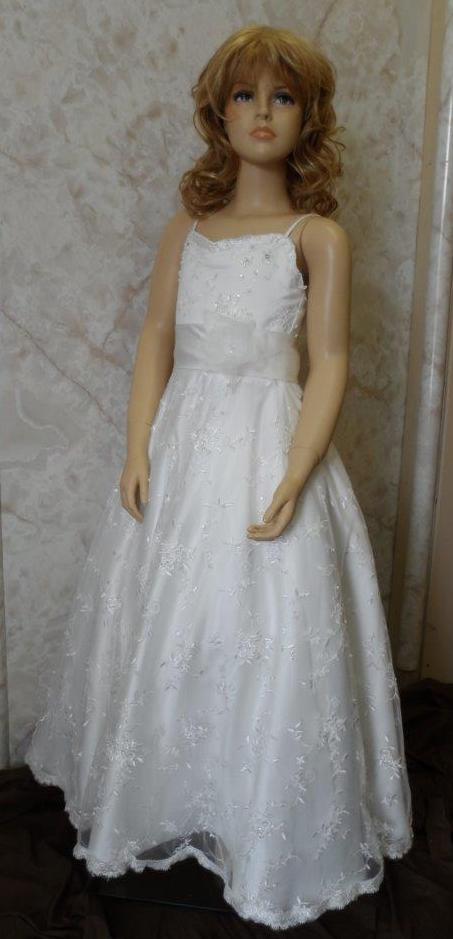 Sweetheart lace flower girl gown