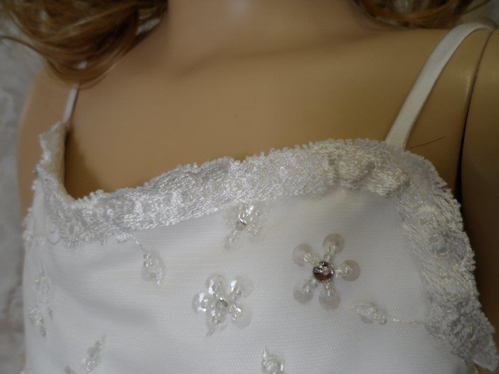 Sweetheart_lace_flower_girl_gown