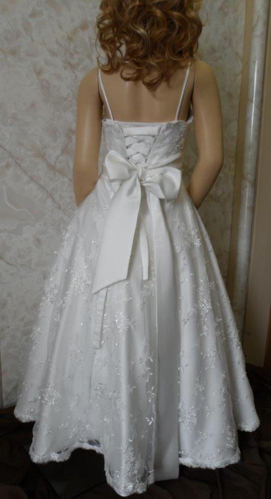 Sweetheart lace flower girl gown