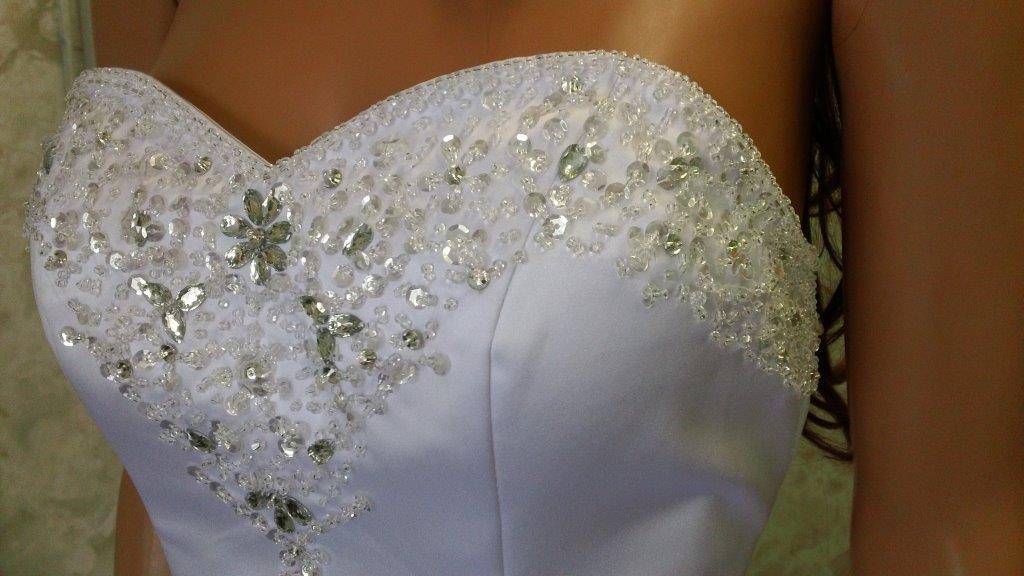 Strapless sweetheart trumpet wedding dress