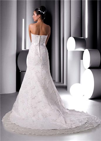 A-line lace wedding dress