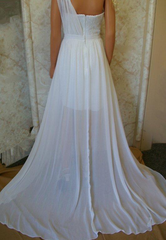 short feather wedding gown with long train