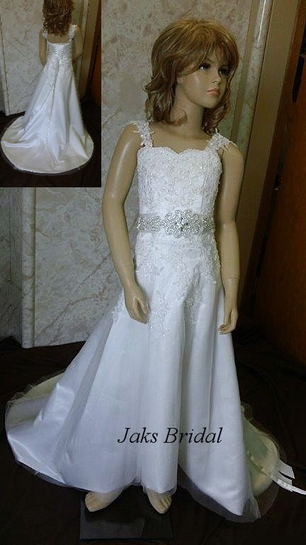 Ivory lace flower girl dresses with jewel waist