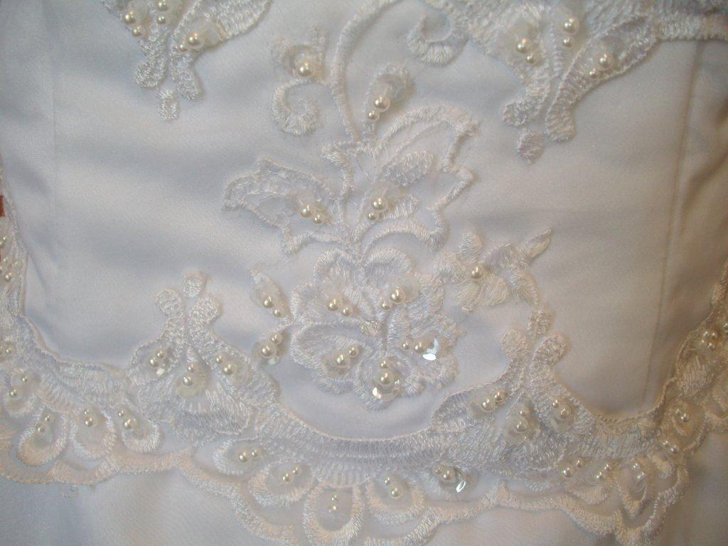 short wedding dresses with lace applique