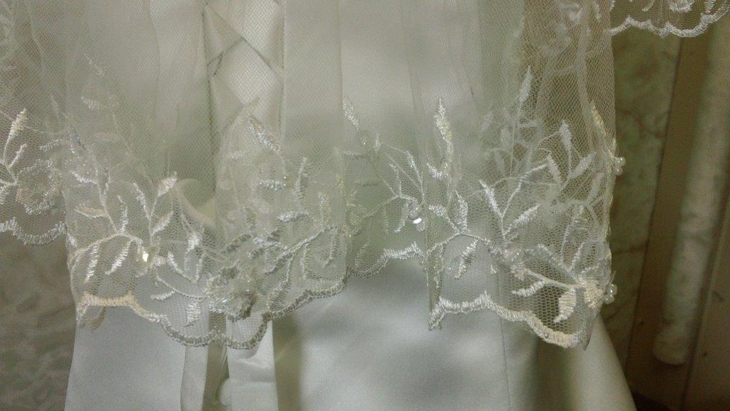 lace edged veil