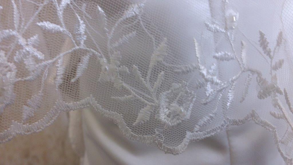 lace edged veil