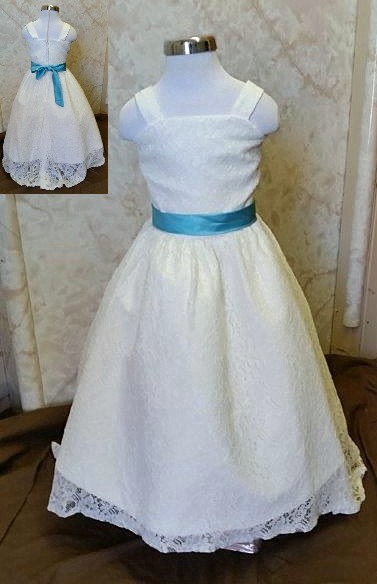 coordinating lace flower girl dresses