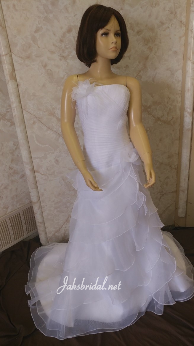 Miniature wedding dresses for girls