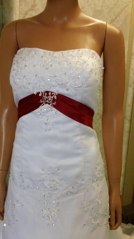 white and apple red wedding dress