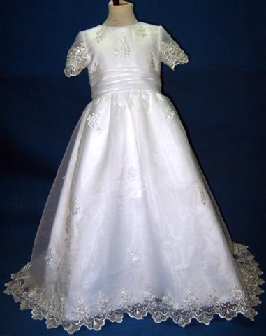 white lace flower girl dress with short sleeves, rose waist back, completed with a lace 
