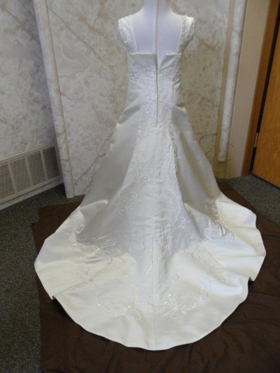 ivory embroidered miniature bridal gown train