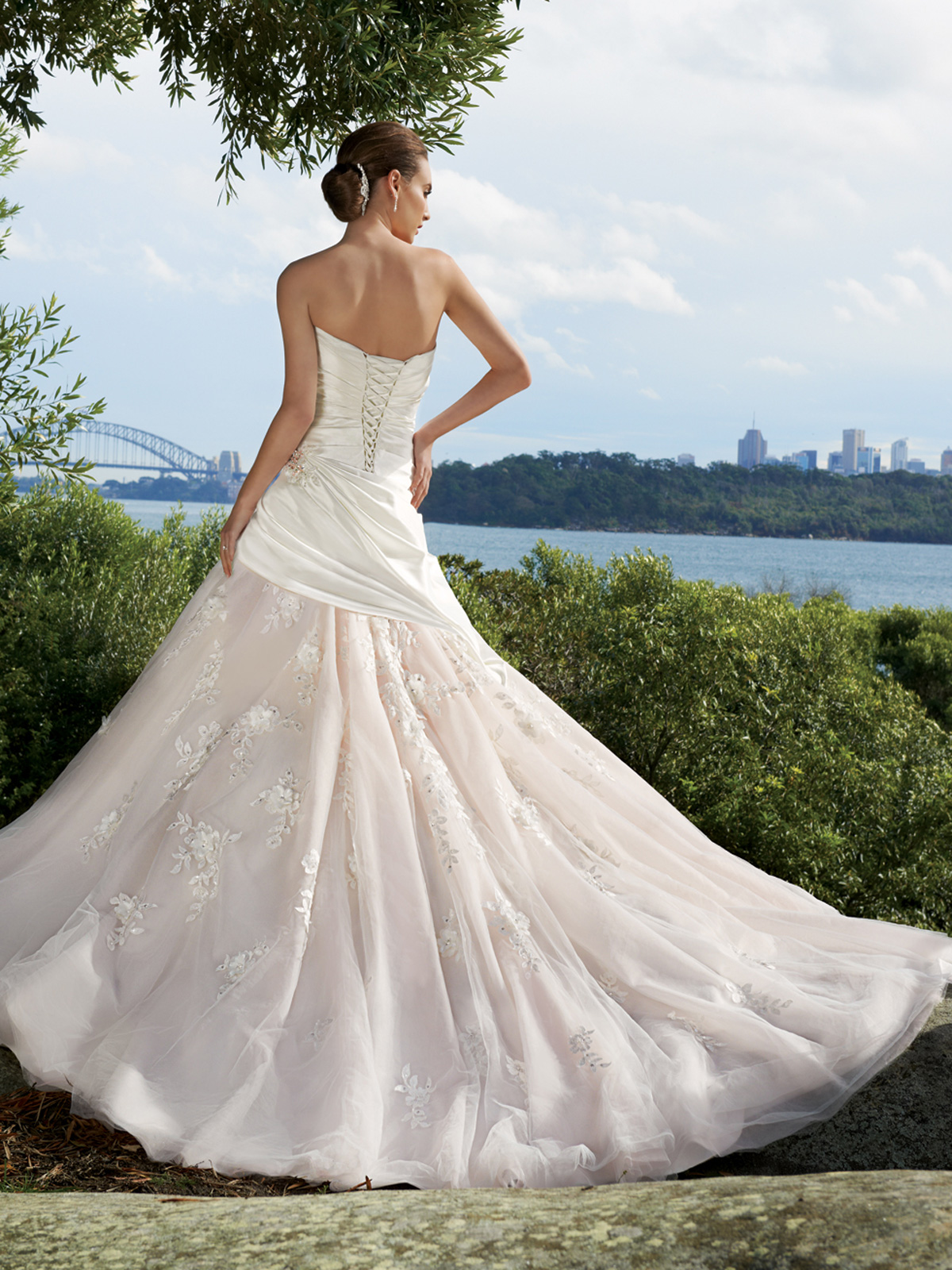 Sweetheart wedding dress with lace motifs