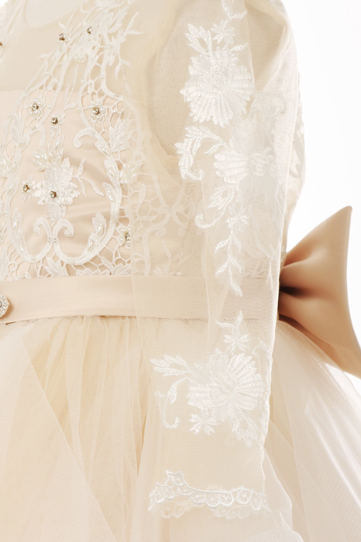 lace flower girl dress detail