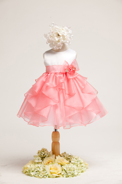 White and coral infant girl dress, size 6 months on sale.