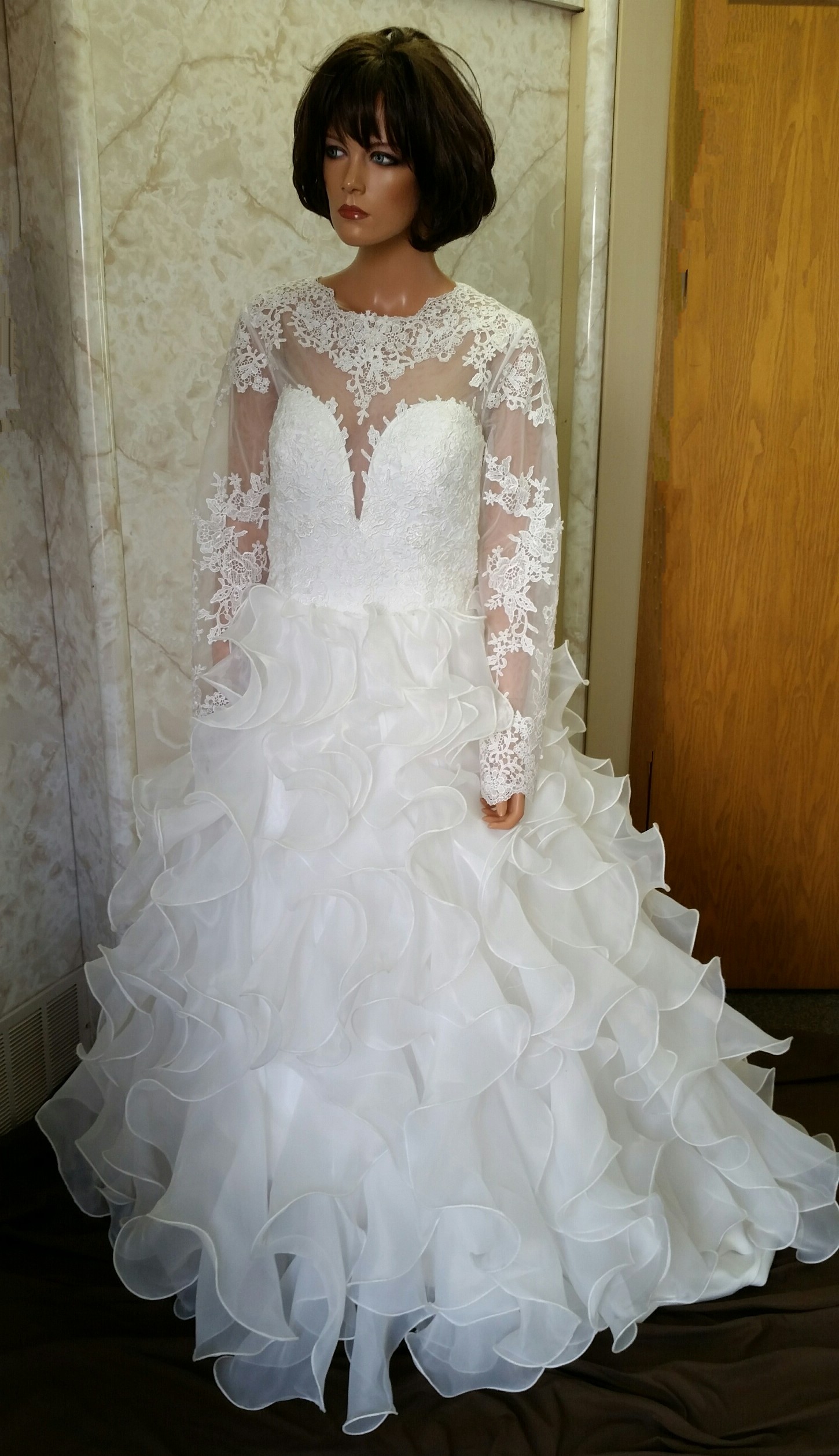 lace long sleeve wedding dress
