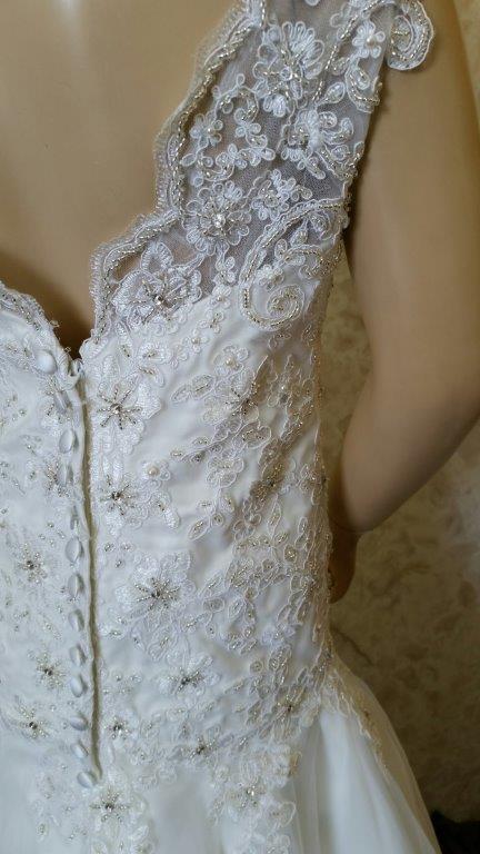 lace miniature wedding dresses