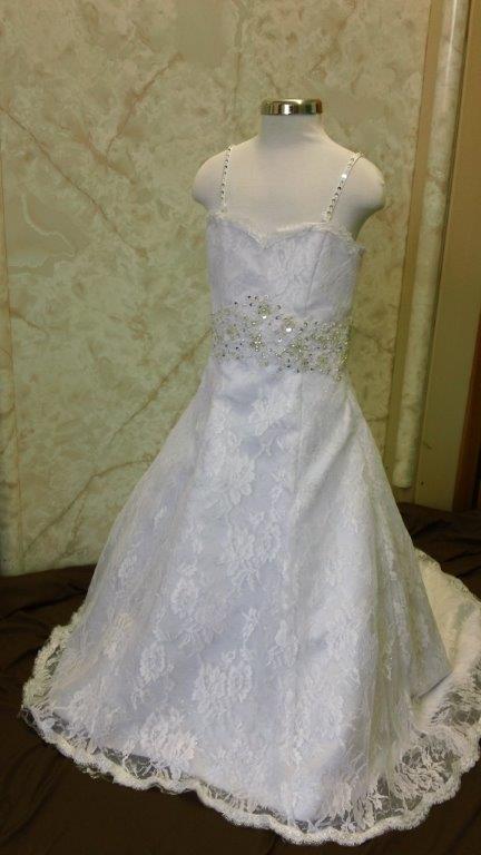 Lace flower girl dresses with train