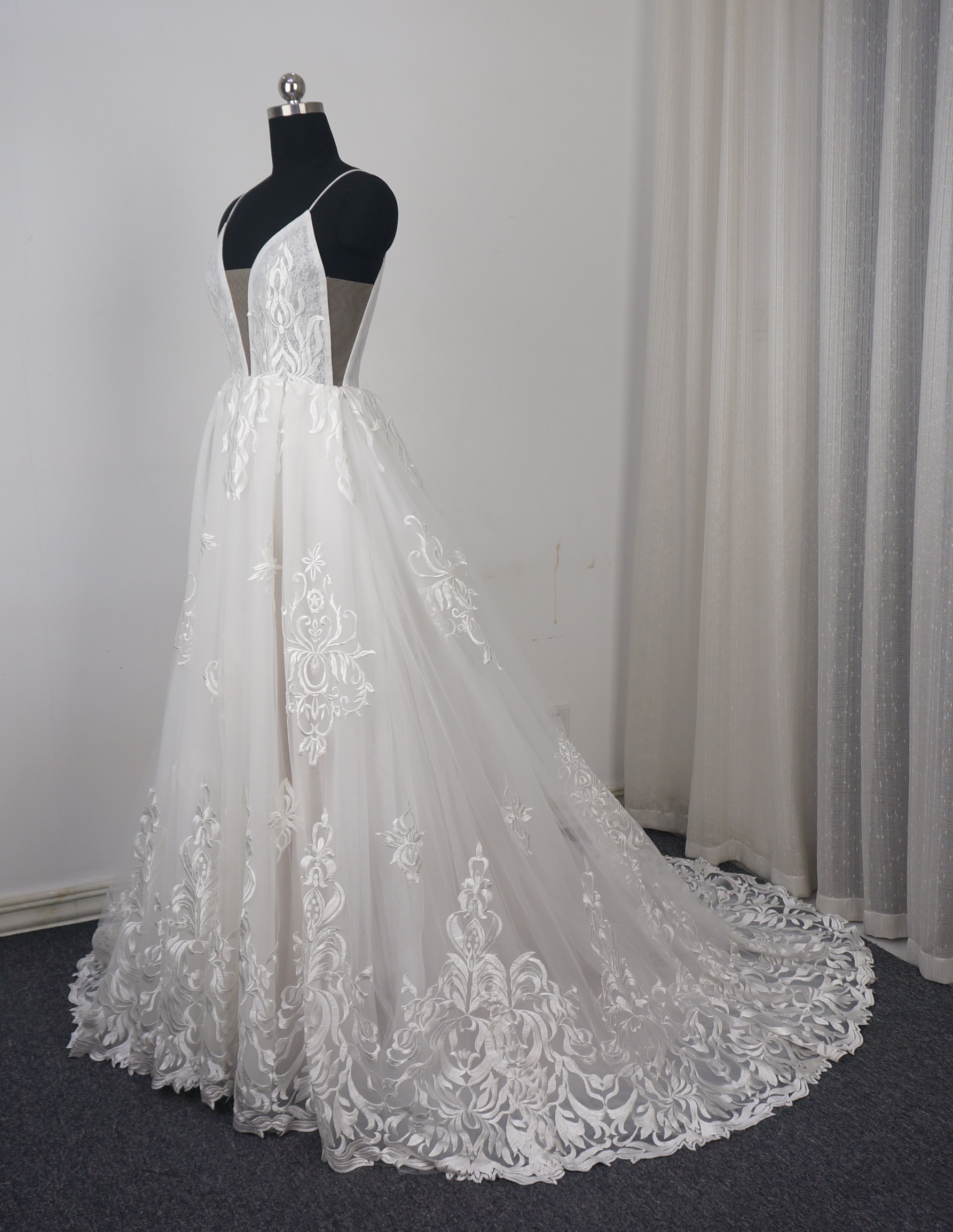 A Lace Wedding Dress Is Truly Memorable.