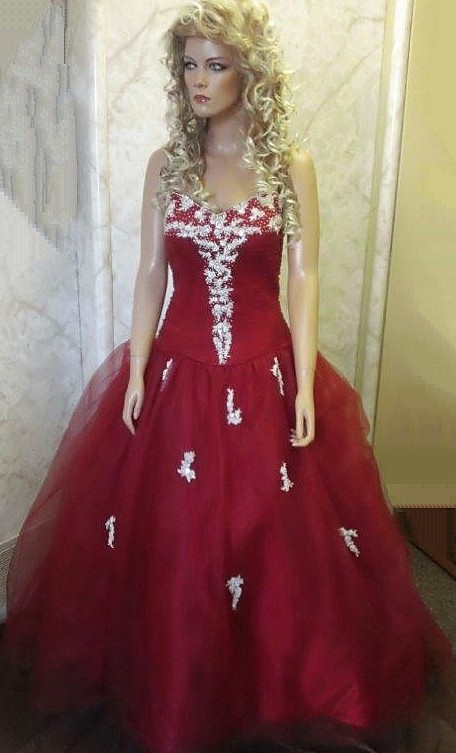 red sweetheart prom dress