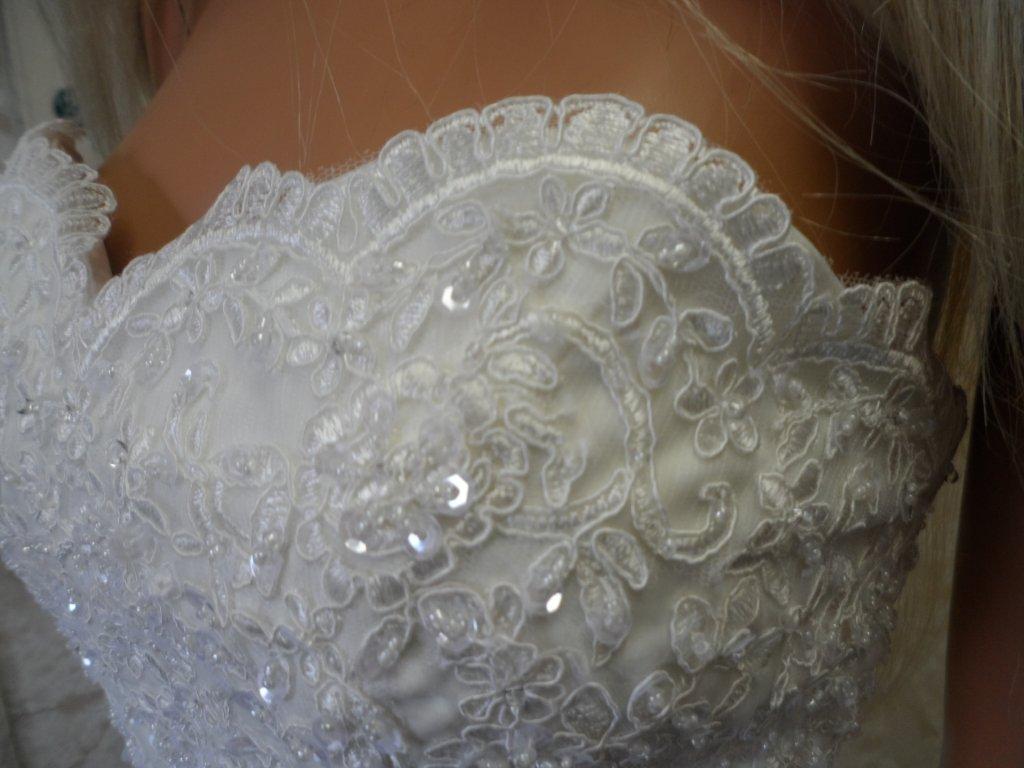 Lace applique sweetheart wedding gown
