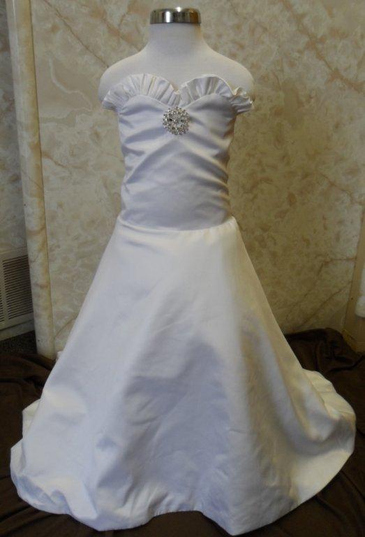 Sweetheart Neckline Ruffle miniature Bridal Gown