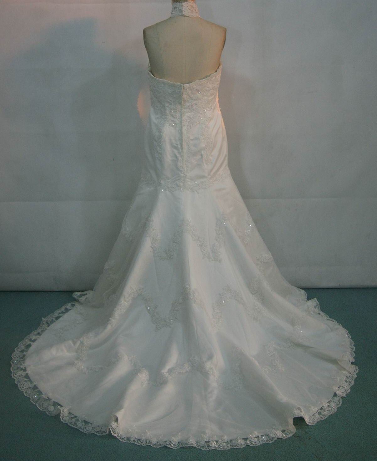 Halter mermaid wedding dress.