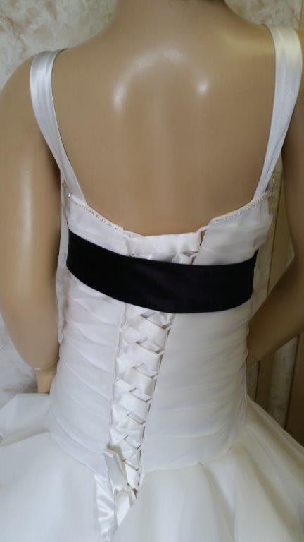 corset back with contrasting sash