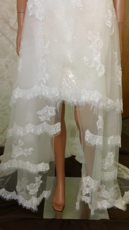 Bateau Neckline Lace Wedding Dresses.