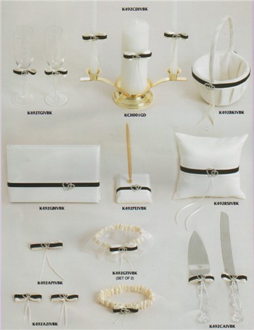 black and white theme wedding accessories