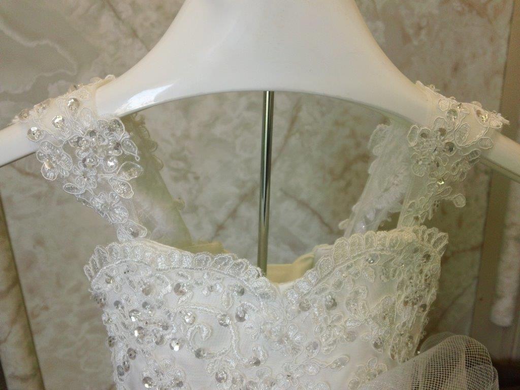 lace embellished straps