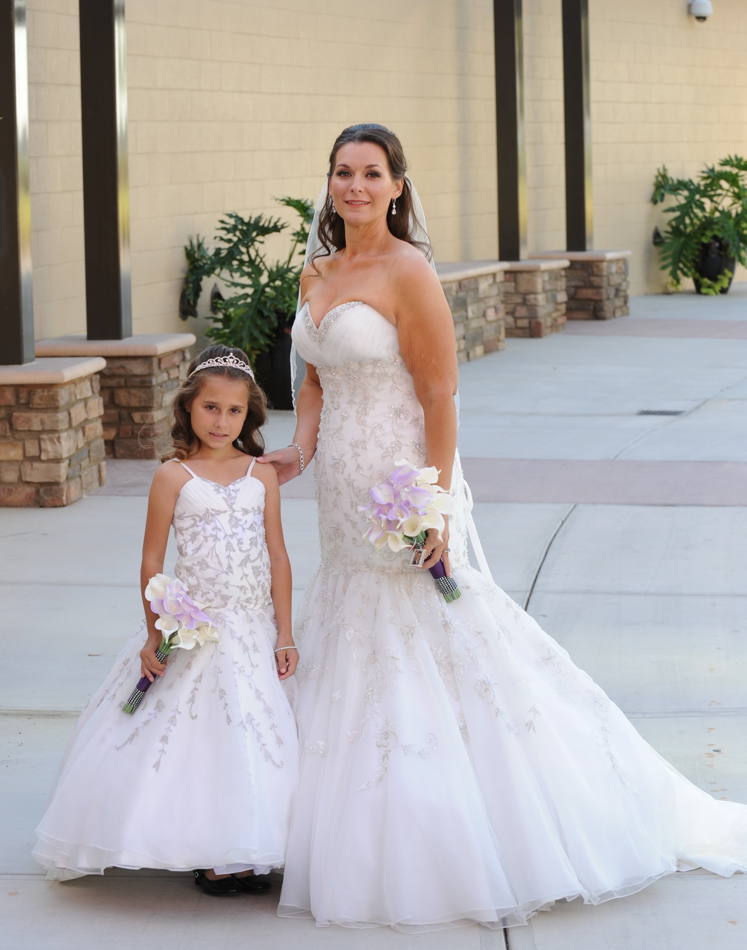 mother and daughter matching wedding dresses