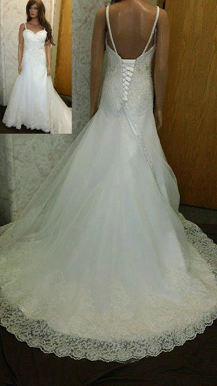 Lace sweetheart wedding gown
