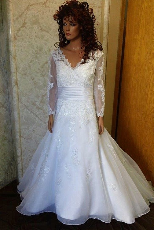 Long Sleeve wedding dress.