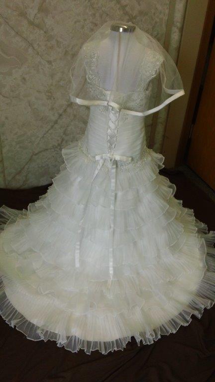 little girl wedding dress and veil